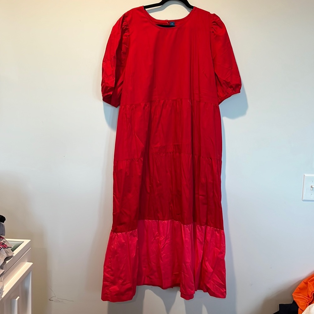 Old navy nwt red pink maxi dress. Xxl. Red with pink bottom. Short sleeve. Cute!